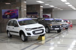 Автоваз в России продолжает наблюдать падение продаж